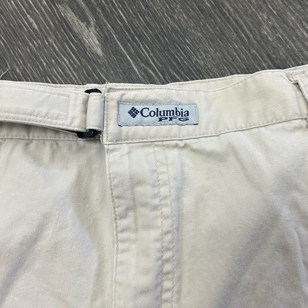 Columbia Men’s PFG Khaki Beige Outdoor Activities Cargo shorts. Size XXL - Picture 3 of 9